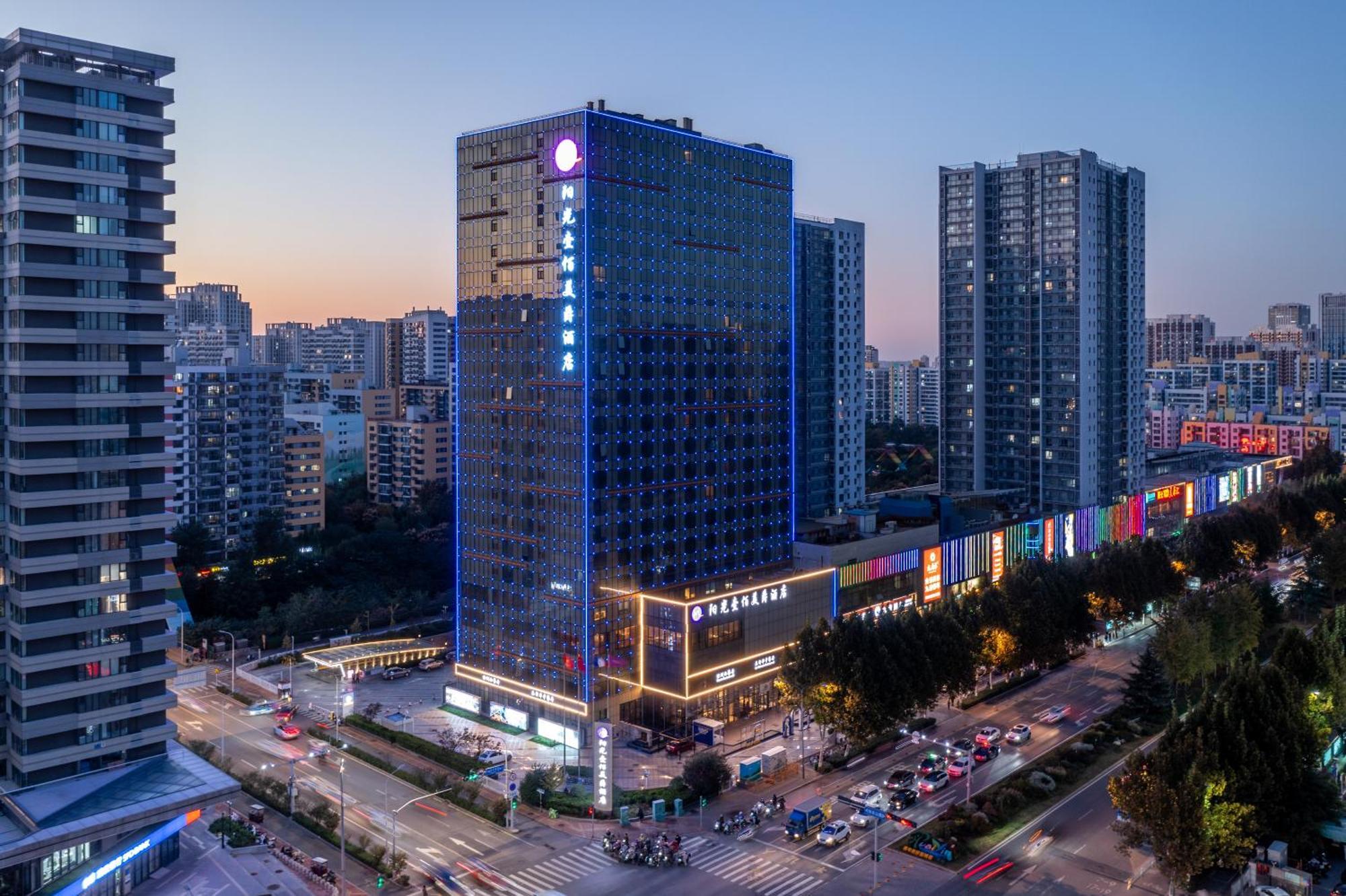 โรงแรมแกรนด์เมอร์เคียวจินานซันไชน์ จี่หนาน ภายนอก รูปภาพ